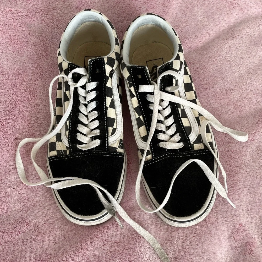Checker Vans ✨ - Picture 1 of 3